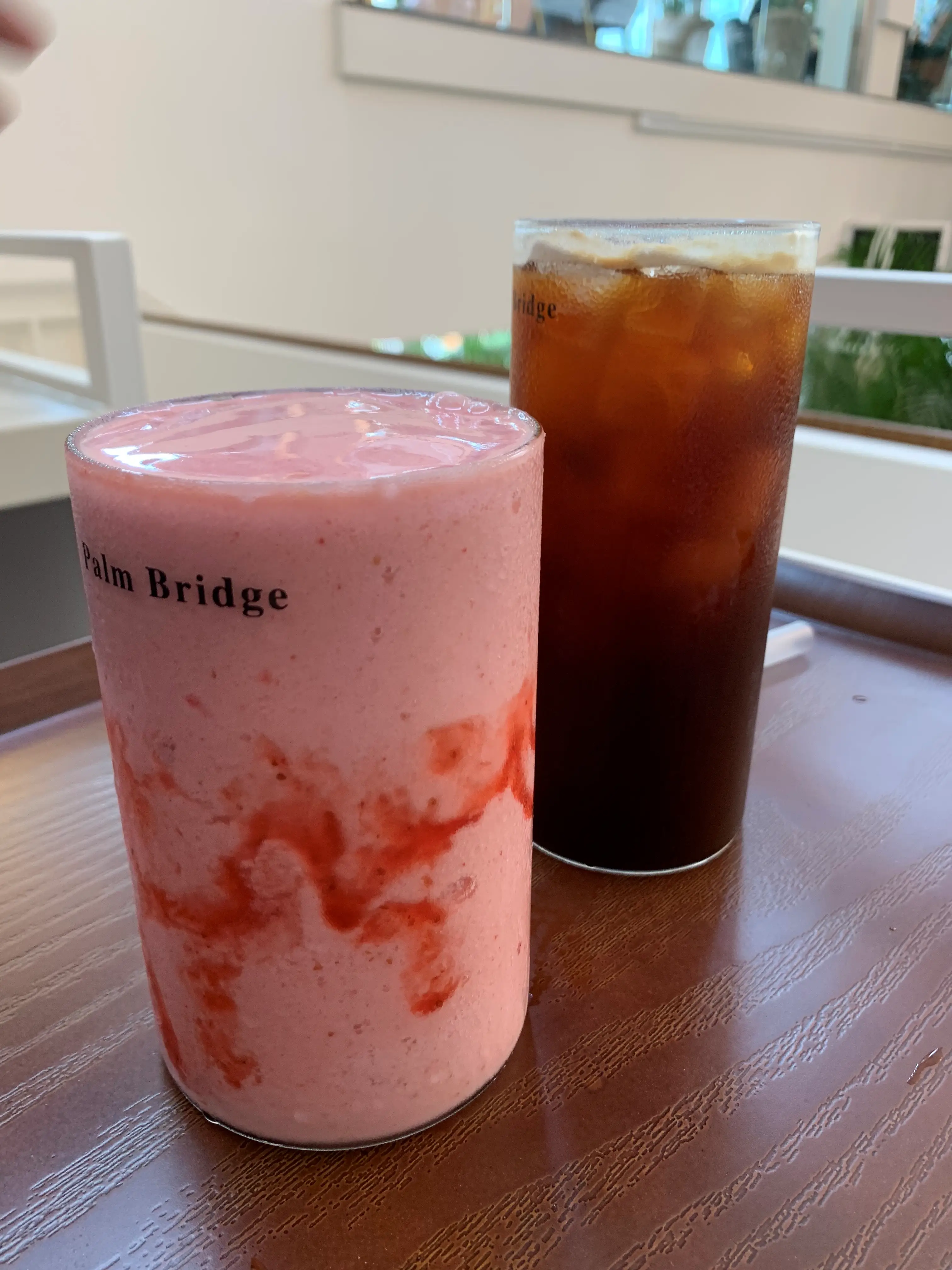 커피와 딸기요거트 스무디사진